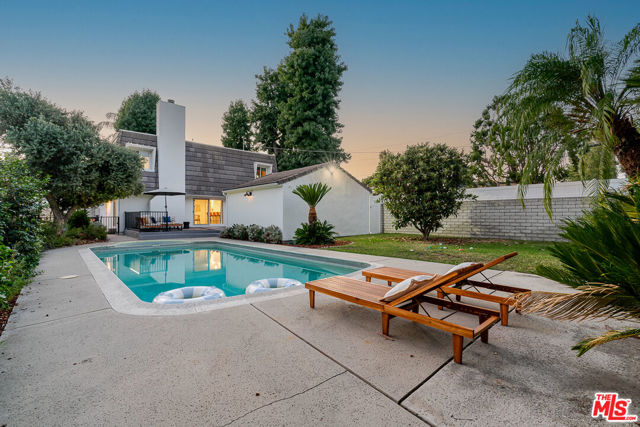 5056 Greenbush Avenue, Sherman Oaks CA: https://media.crmls.org/mediaz/a7c95038-9b89-4914-b515-ec6ffebd7b2d.jpg