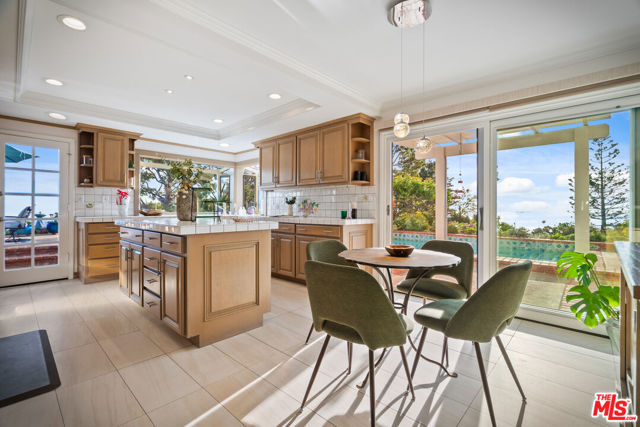 23255 W Paloma Blanca Drive, Malibu CA: https://media.crmls.org/mediaz/a7c97d78-0680-47f4-aac4-2b4ff17ce42c.jpg
