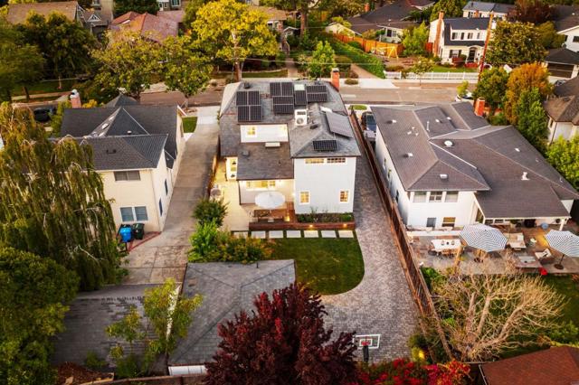 827 Walnut Avenue, Burlingame CA: https://media.crmls.org/mediaz/a7c9b0b2-2fc7-42c8-9880-eeca792d8677.jpg