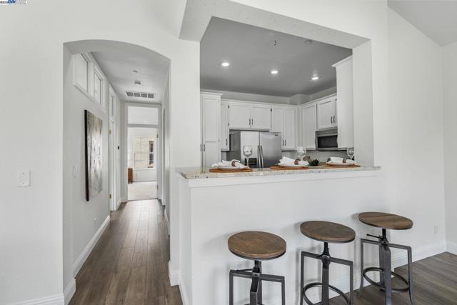 5648 Belleza Dr, Pleasanton CA: https://media.crmls.org/mediaz/a7ca243c-5987-47f9-a423-e0656ce477a9.jpg