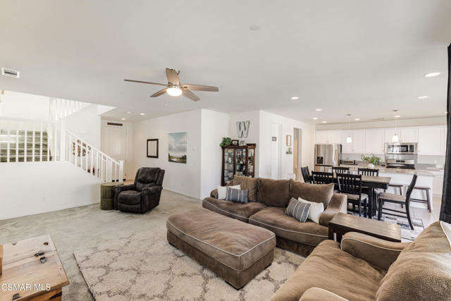 67 Clearwood Street, Fillmore CA: https://media.crmls.org/mediaz/a7ca90dd-5ffe-47b5-88e3-747e390d477b.jpg