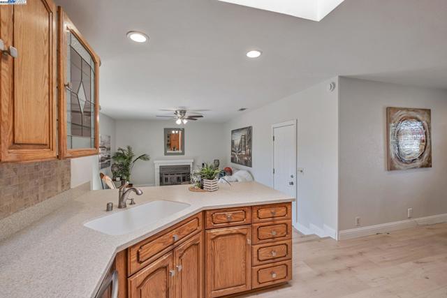 36339 Beech Pl, Newark CA: https://media.crmls.org/mediaz/a7cae99a-c9ae-4bc5-9c10-e0886d655d6d.jpg