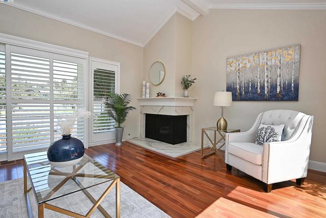 1976 Saint George Rd, Danville CA: https://media.crmls.org/mediaz/a7cb9640-26f3-4caf-901b-747b0749dc27.jpg