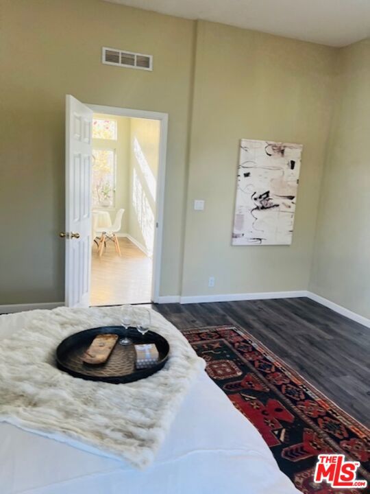 121 Navajo Lane, Topanga CA: https://media.crmls.org/mediaz/a7cbdd39-7567-46eb-9812-fea74c7c571f.jpg