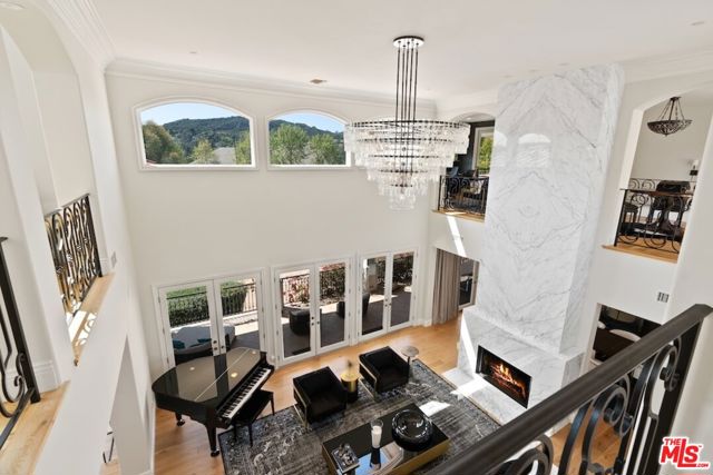 23593 Park South Street, Calabasas CA: https://media.crmls.org/mediaz/a7cc02d6-6ef1-4d3e-a78f-351f25bc78af.jpg