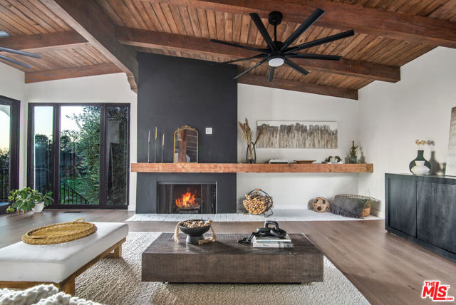 9265 Thrush Way, Los Angeles CA: https://media.crmls.org/mediaz/a7cc2acf-a7c9-4b13-851c-6d9883456250.jpg