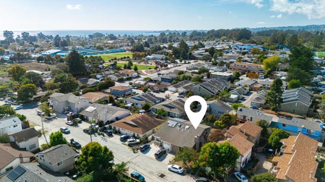 919 Paget Avenue, Santa Cruz CA: https://media.crmls.org/mediaz/a7cca7d6-eb91-4871-8b01-d6a6ac335ebb.jpg