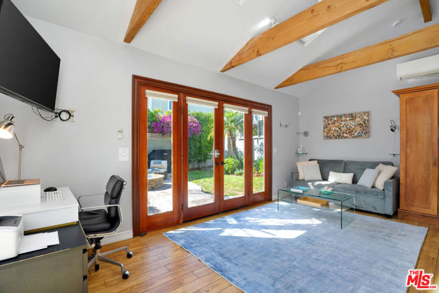 1116 Stanford Street, Santa Monica CA: https://media.crmls.org/mediaz/a7ccd014-6e18-4c13-bb98-70d695e7afec.jpg
