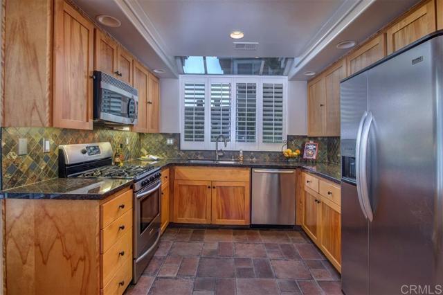 Detail Gallery Image 8 of 21 For 12914 Carmel Creek Rd #15,  San Diego,  CA 92130 - 3 Beds | 3 Baths