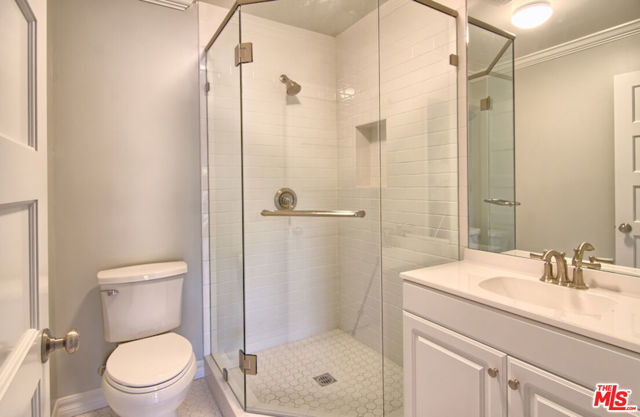 2438 5th Street, Santa Monica CA: https://media.crmls.org/mediaz/a7cdc7e6-24d4-4b3c-ab7f-274c450eb17d.jpg
