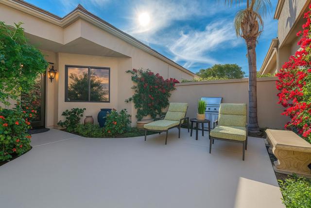 54564 Oak Tree, La Quinta CA: https://media.crmls.org/mediaz/a7cde0d8-8d01-4f0c-b077-ed5b449e148c.jpg