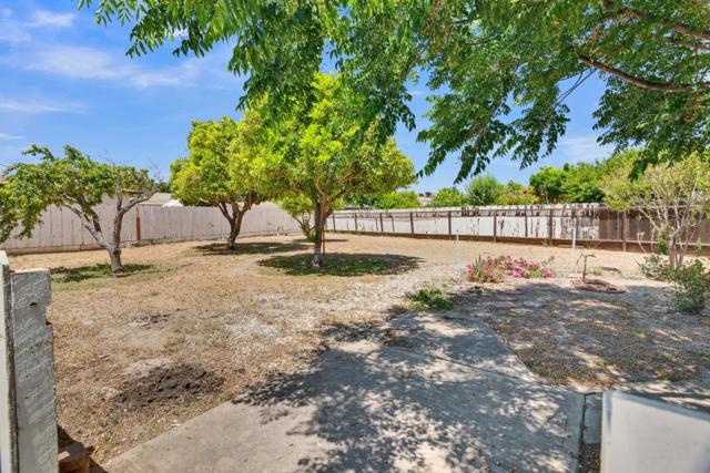 45175 Merritt Street, King City CA: https://media.crmls.org/mediaz/a7ce1921-edc7-4737-8b14-88ac480b5983.jpg