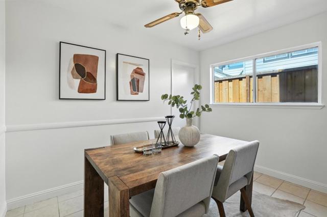 946 Laguna Avenue, Burlingame CA: https://media.crmls.org/mediaz/a7cfb5c3-48cf-4a7b-8d3e-20199cce9caa.jpg