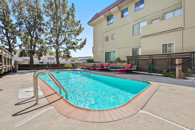 35 28th Avenue, San Mateo CA: https://media.crmls.org/mediaz/a7cfffdc-bb59-415f-9917-359cf2aa1fa3.jpg