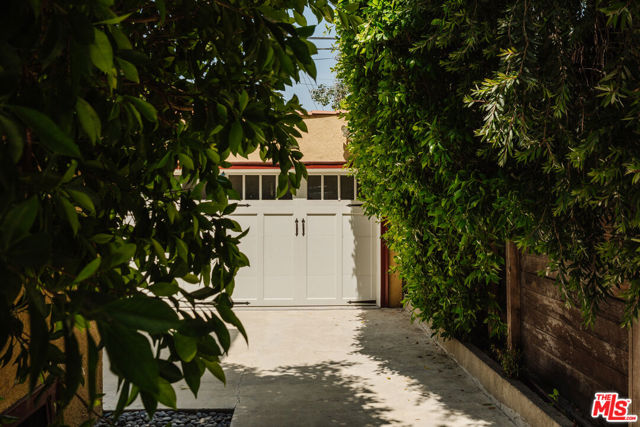 831 S Stanley Avenue, Los Angeles CA: https://media.crmls.org/mediaz/a7d0671d-2385-4a65-8ead-96afd3144c26.jpg