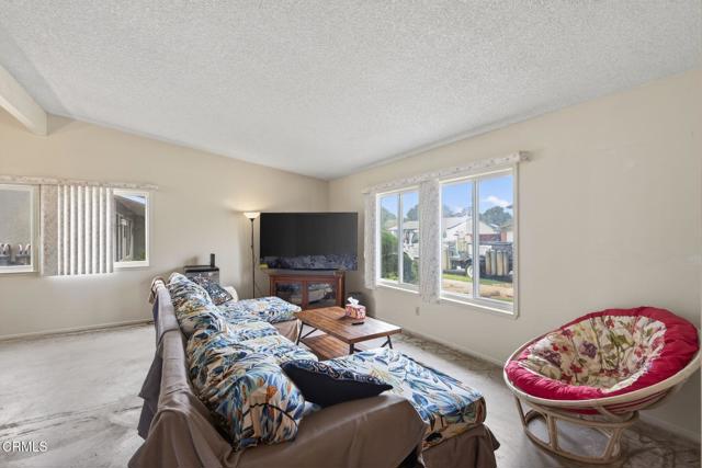 Detail Gallery Image 7 of 38 For 2110 Rhonda St, Oxnard,  CA 93036 - 3 Beds | 2/1 Baths