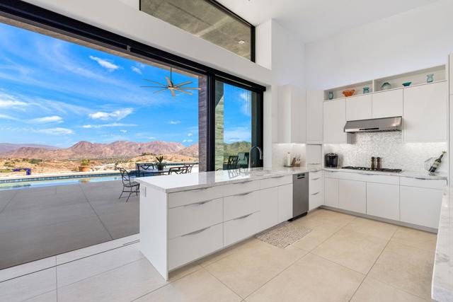 Image 4 of 31 For 71260 Oasis Trail