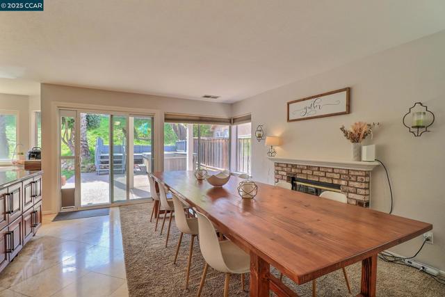 1728 Peachwillow St, Pittsburg CA: https://media.crmls.org/mediaz/a7d172b1-7b57-4c83-b3cd-4f3eefc8bc05.jpg