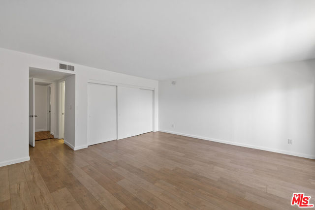 2700 Cahuenga Boulevard, Los Angeles CA: https://media.crmls.org/mediaz/a7d1956a-d6d5-43bb-97c0-afacee60267f.jpg