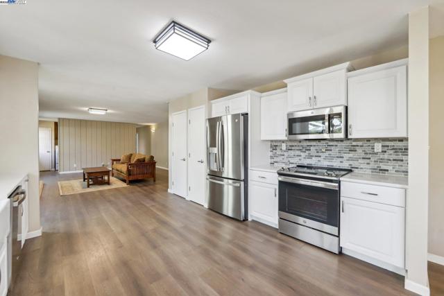 4807 Live Oak Ave, Oakley CA: https://media.crmls.org/mediaz/a7d19fe7-7594-43b4-a4ce-c8036a47fe8e.jpg