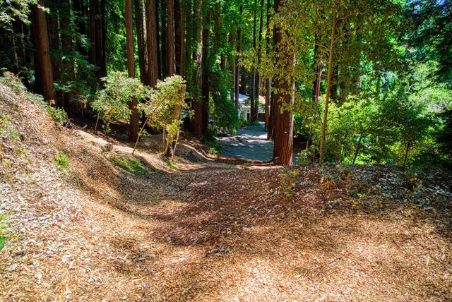 15998 Stetson Road, Los Gatos CA: https://media.crmls.org/mediaz/a7d1ac18-b059-422f-b2d8-0805ad0fdaf7.jpg
