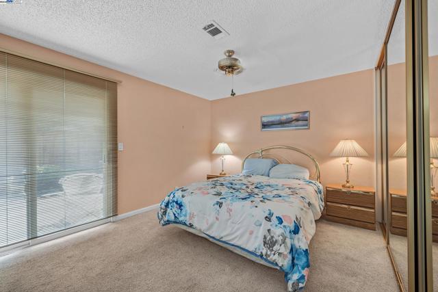 576 Emerald St, Livermore CA: https://media.crmls.org/mediaz/a7d23707-ffb5-41fc-807d-216fb5f078d9.jpg