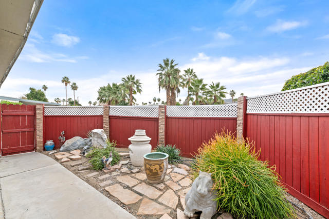 Private Courtyard Entry