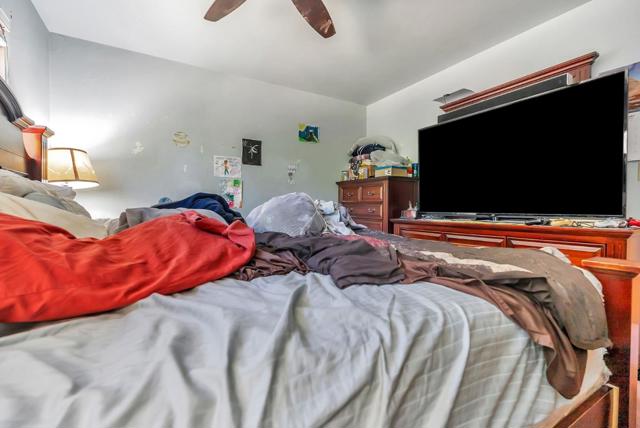 33 Woodcliff Court, Oakland CA: https://media.crmls.org/mediaz/a7d27394-4fdc-4374-8934-b8a097ca693f.jpg