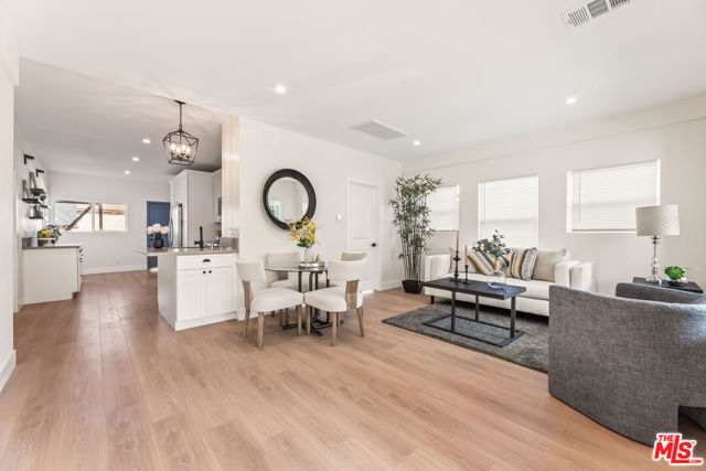 426 N Pacific Avenue, San Pedro CA: https://media.crmls.org/mediaz/a7d2fe14-cc46-40c5-9609-01fad03702ce.jpg