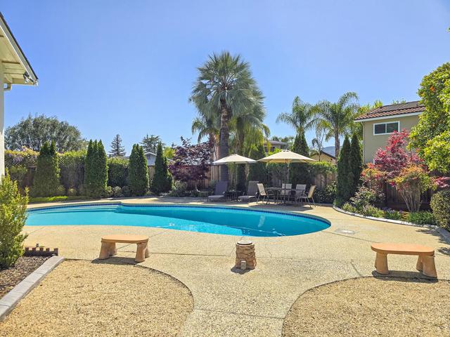 6128 Corte De La Reina, San Jose CA: https://media.crmls.org/mediaz/a7d334cf-0c3e-4fff-9738-c53fc1ea3318.jpg