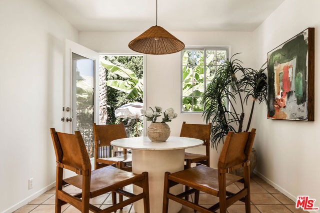 2300 Pisani Place, Venice CA: https://media.crmls.org/mediaz/a7d383ec-a805-4496-b58a-50f807f77aac.jpg