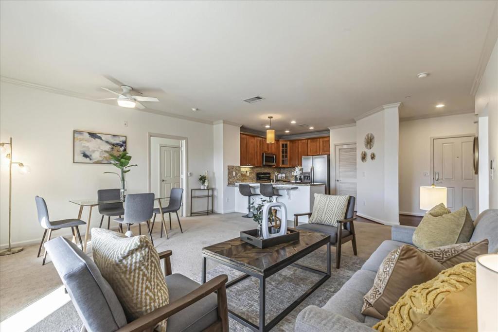 1445 Fruitdale Avenue #203