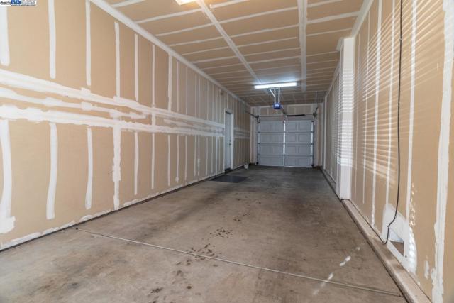 1526 Cat Tail Dr, Stockton CA: https://media.crmls.org/mediaz/a7d4e73d-24a6-445f-a7e9-0b899fdbe72b.jpg