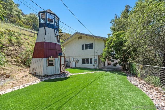 2025 Forester Creek Rd, El Cajon CA: https://media.crmls.org/mediaz/a7d58e98-5974-449e-a827-6221c129f500.jpg