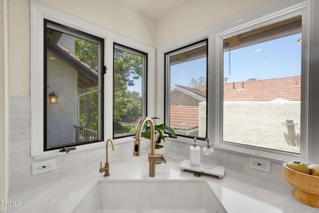 4559 Rayburn Street, Westlake Village CA: https://media.crmls.org/mediaz/a7d5a496-3c27-419c-9d42-ea390d5410e0.jpg