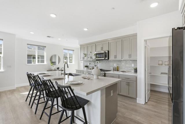 490 Trace Lane, Hayward CA: https://media.crmls.org/mediaz/a7d6148d-6a52-4d8f-9f09-3af0dab55c3f.jpg