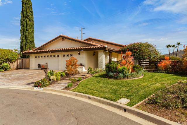 13837 Tam O Shanter Court, Poway CA: https://media.crmls.org/mediaz/a7d68c80-a1d2-4bb3-bec0-7b7bfc8e7d9c.jpg