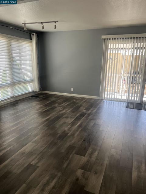 16711 Marsh Creek Road, Clayton CA: https://media.crmls.org/mediaz/a7d73af7-5632-4e43-8151-c2b62ae5e6e5.jpg