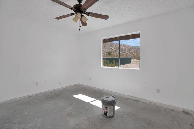57375 Navajo Trail, Yucca Valley CA: https://media.crmls.org/mediaz/a7d78d47-34f9-4bfa-88cf-6e6961b46749.jpg