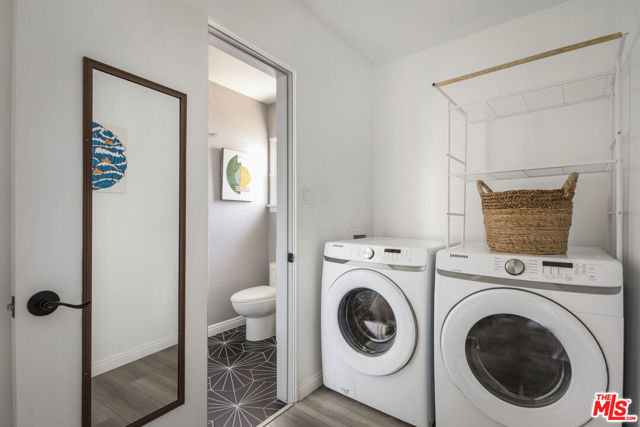 1142 Arbor Dell Road, Los Angeles CA: https://media.crmls.org/mediaz/a7d7d4ed-067f-478b-85ee-cc7443db1b92.jpg