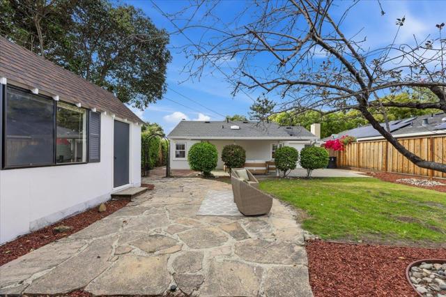 1019 Riverton Drive, San Carlos CA: https://media.crmls.org/mediaz/a7d80f2d-4982-499c-8f62-a402b3b6736c.jpg
