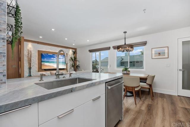 105 Mangano Circle, Encinitas CA: https://media.crmls.org/mediaz/a7d8117f-d822-4f08-b631-593cedbc55f0.jpg