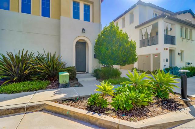 1721 Cripple Creek, Chula Vista CA: https://media.crmls.org/mediaz/a7d839b8-2765-4dc5-9840-d42bd5da1eec.jpg