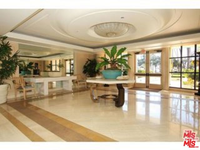 701 Ocean Avenue, Santa Monica CA: https://media.crmls.org/mediaz/a7d88bf4-85d5-4f4f-b4c2-907939416ce0.jpg