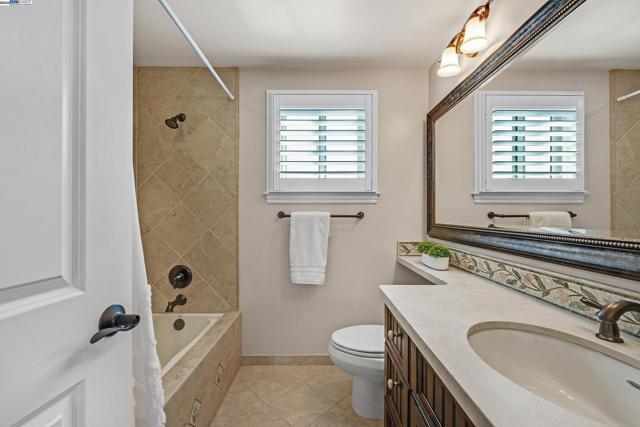 204 Franciscan Dr, Danville CA: https://media.crmls.org/mediaz/a7d8e5f8-b027-419d-b1da-b5f0f4b028a7.jpg