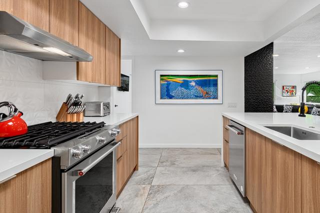 2320 S Via Lazo, Palm Springs CA: https://media.crmls.org/mediaz/a7d934bc-b3e9-4740-a16b-4a452241c54e.jpg