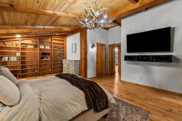 8697 Dyer Road, Salinas CA: https://media.crmls.org/mediaz/a7d96010-dc6e-4575-9bbf-6ac3ece6913b.jpg