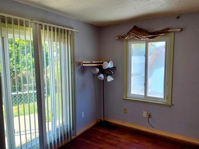 230 Paloma Avenue, Salinas CA: https://media.crmls.org/mediaz/a7d97288-62a5-4b40-9a16-3a1a731ac0bd.jpg