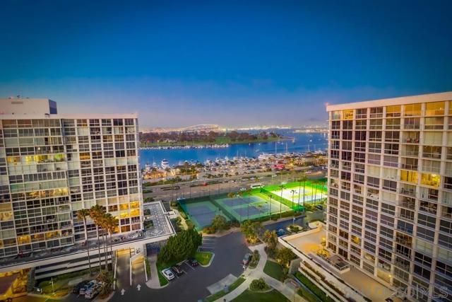 1720 Avenida Del Mundo, Coronado CA: https://media.crmls.org/mediaz/a7d9880b-3e95-41ef-8d49-a46078aa56e8.jpg