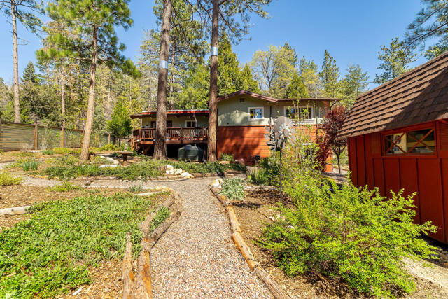 25445 Palomar Road, Idyllwild CA: https://media.crmls.org/mediaz/a7d9a6d9-0f87-4402-b036-3ba3542a163e.jpg